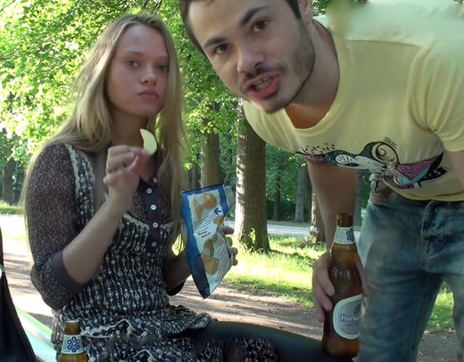 Секс с русскими из Питера - они снимают свое любительское видео с проникновением в анал