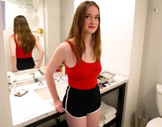 Секс с милой девушкой 18-ти лет во все сладкие дырочки - порно 2020