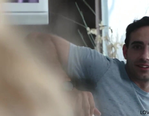 Сексуальная тетя разрешила племяннику сделать массаж и трахнуть себя